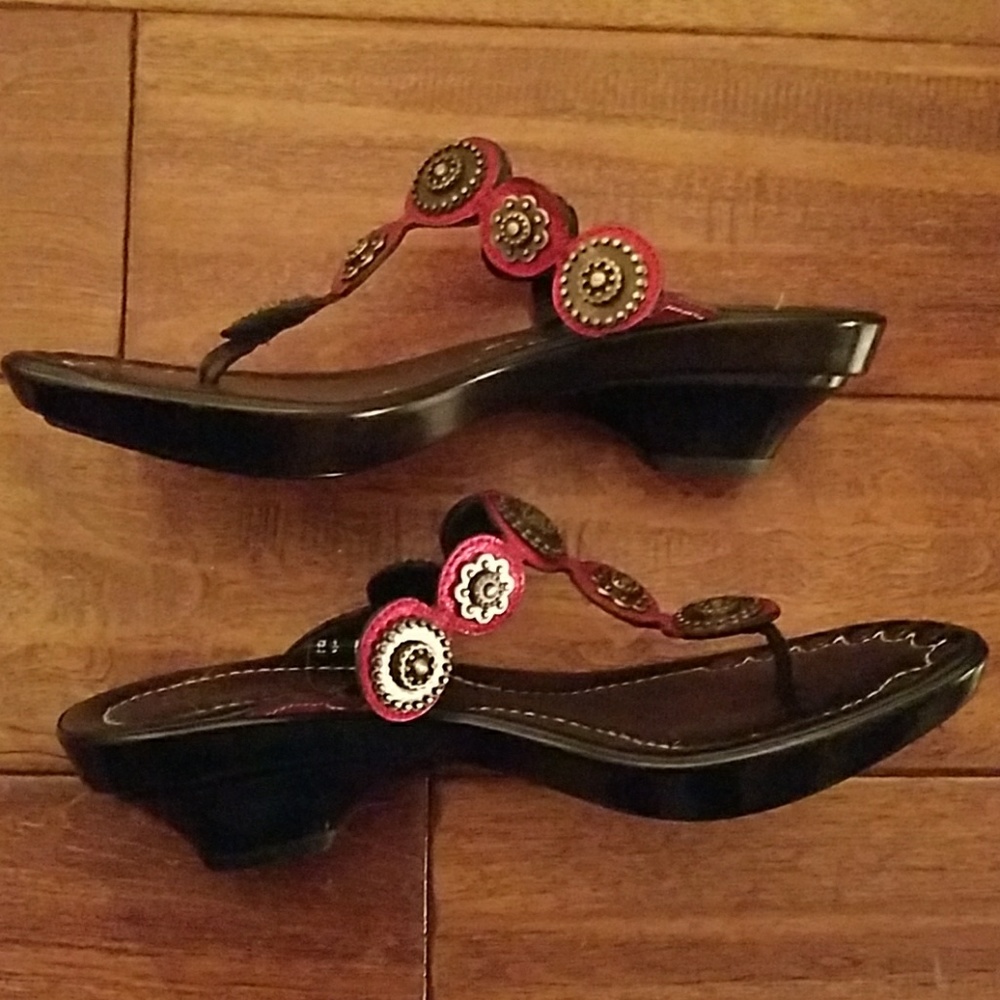 Shoes - Picture 4 of 6